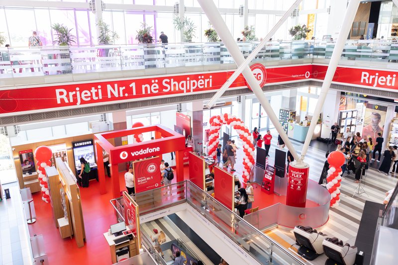 Siguria e fëmijëve në botën online: Vodafone Albania vijon iniciativën e “Prindërimit Digjital” me “Mbrojtësit e botës digjitale”