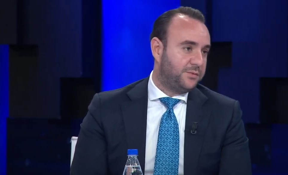 Silva Caka emërohet zv.ministre, deputeti demokrat ironizon emërimin në qeveri: Tradhtare në dispozicion!