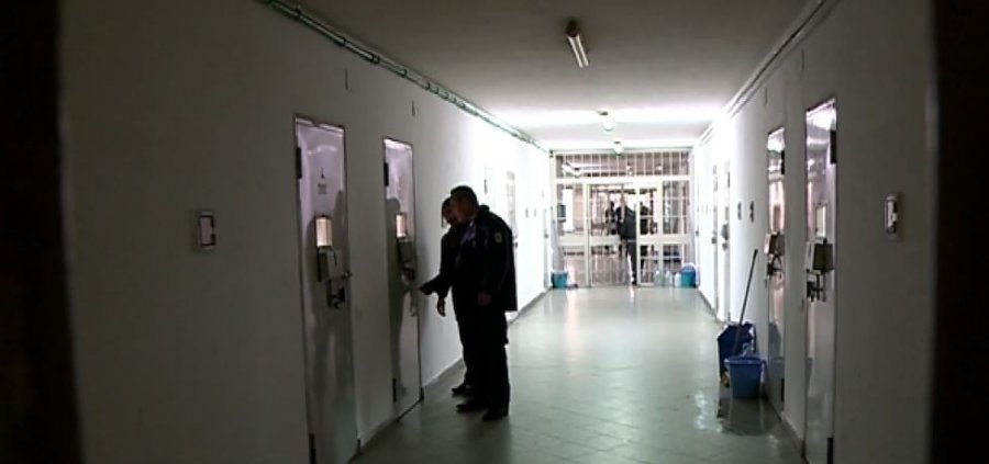 ‘S’ka engjëj në këtë botë mëkatare’/ Edhe të dënuarit kundër Kodit të ri Penal: Duam ulje nga 35 në 25 vite për lirimin me kusht!