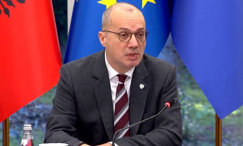 Spiropali do ta zëvendësojë në Ministrinë e Jashtme, Igli Hasani uron kolegen dhe falënderon Ramën