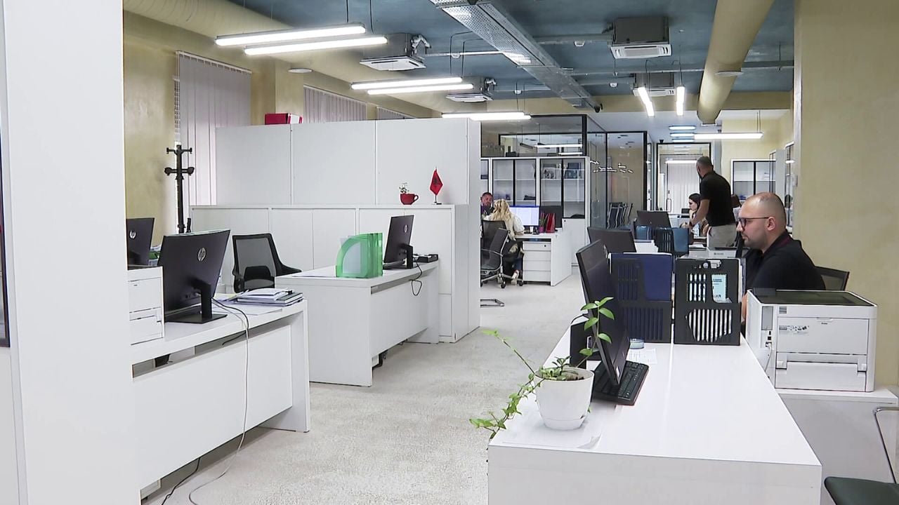 “Spiunë” për administratën, ministria: projektligj për sinjalizuesit, do raportojnë çdo ankesë dhe shkelje