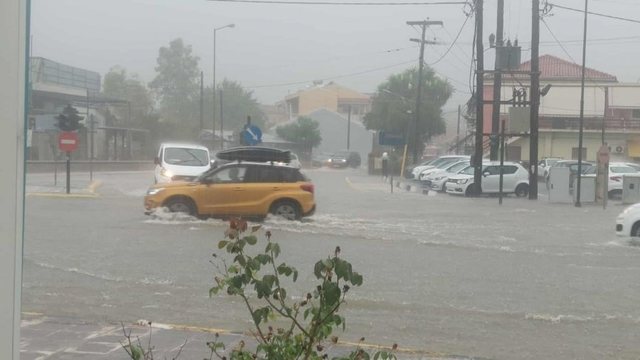 Stuhia e fuqishme godet vendin, përmbytje masive, dëme në bujqësi dhe dhjetëra fshatra pa energji