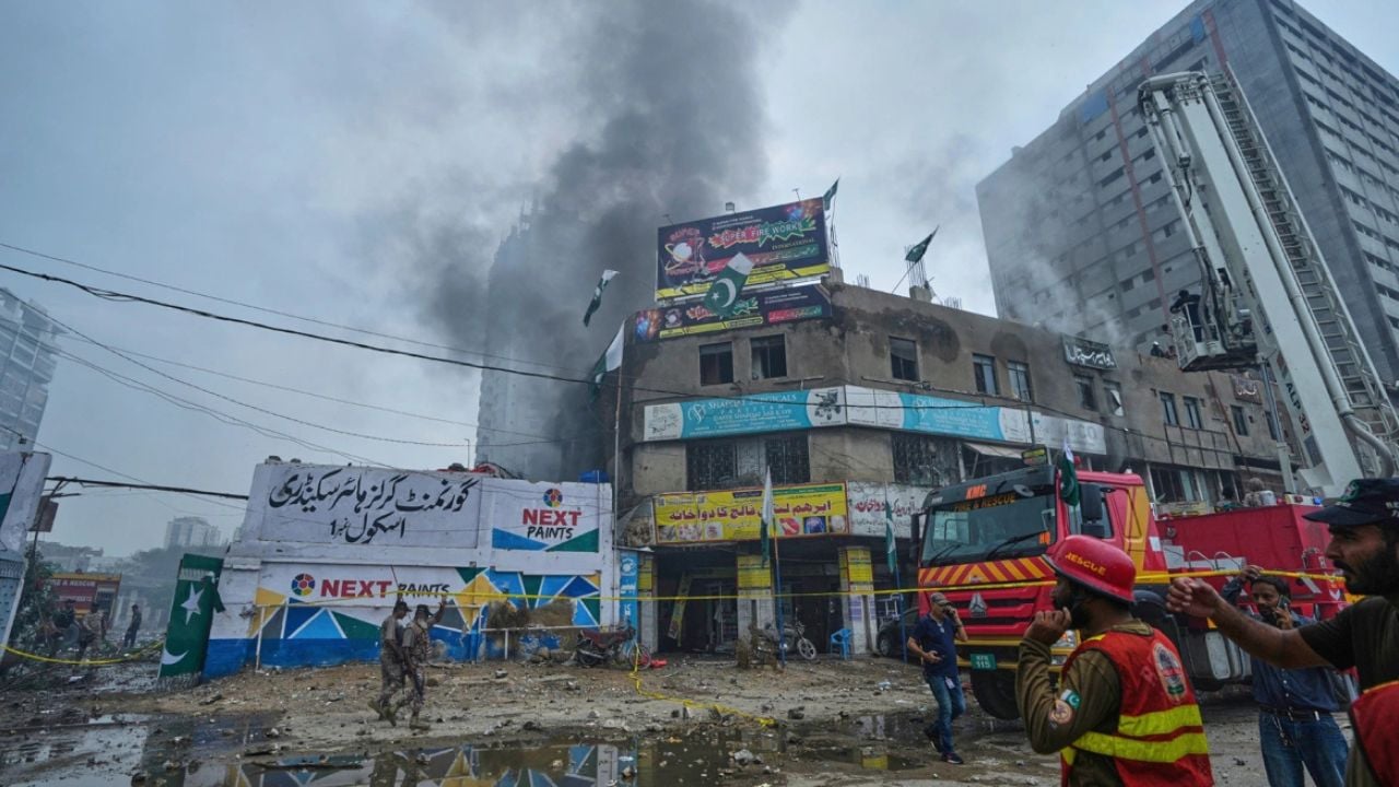 Sulm kamikaz në një tubim politik në Pakistan, 11 viktima dhe 40 të plagosur