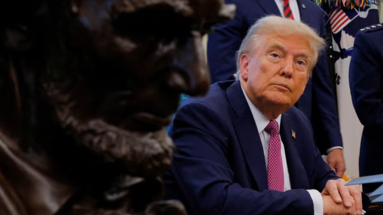 Sulmi vdekjeprurës ndaj anijes së dyshuar për drogë, ekspertët vënë në dyshim ligjshmërinë e vendimit të Trump