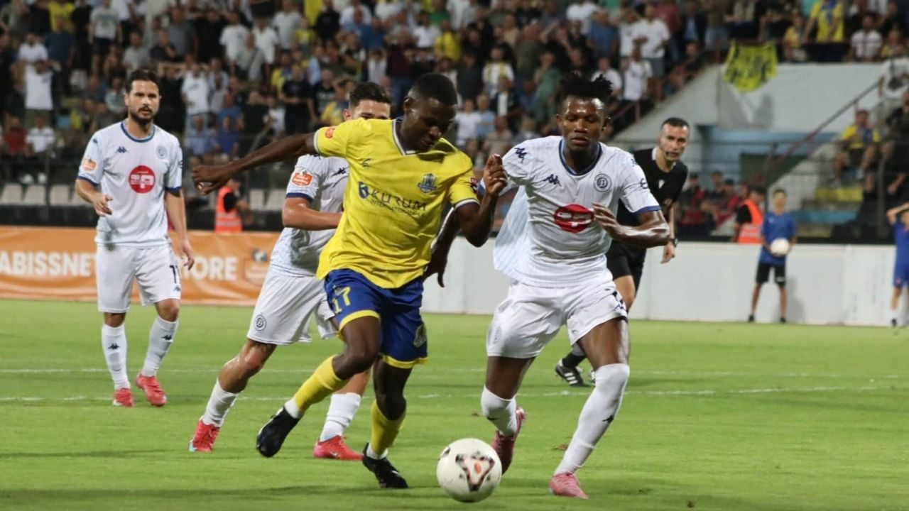 Superiore/ Elbasani mposht Dinamon dhe merr kreun e klasifikimit, Teuta mjaftohet me barazim ndaj Vorës