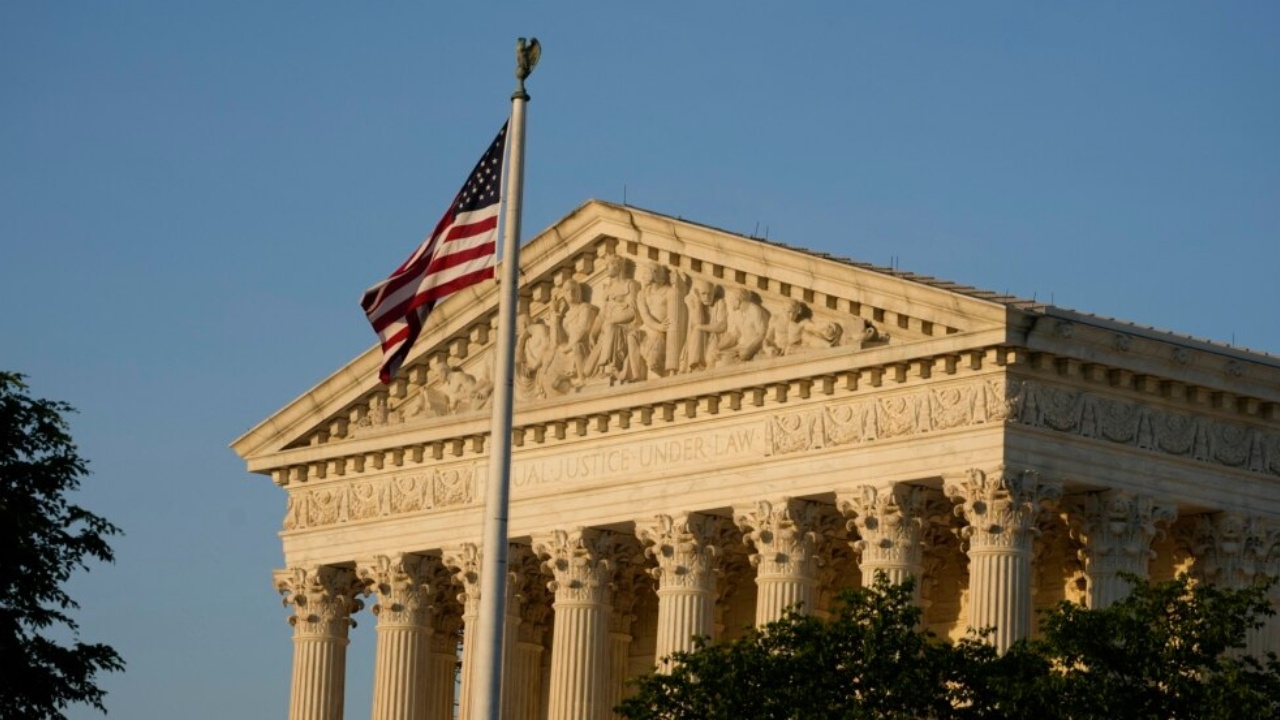 Tarifat e Trump në Gjykatën Supreme, Shtëpia e Bardhë kërkon vendim urgjent për fuqitë e presidentit