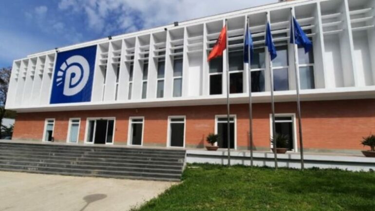 “Të ngujohemi ose të nisim grevë urie”, Gjoni propozon veprime radikale në Kuvend, Korreshi: Njerëzit nuk dalin më…