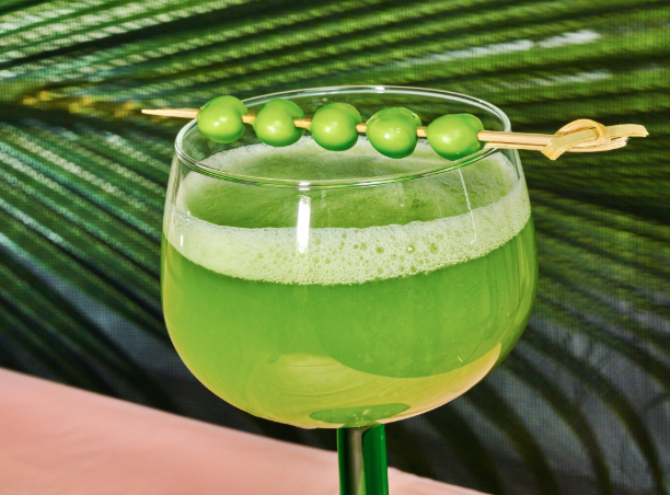 Të pasura në vlera të larta ushqyese, lëngu i bizeleve ndihmon në trajtimin për pastrimin e mëlçisë