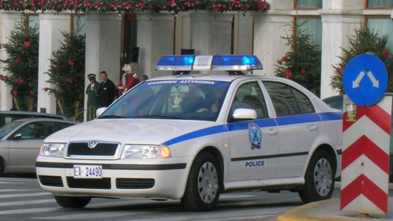 Tentativë vrasje, bazë armatimi dhe trafik droge, arrestohen tre korçarët në Selanik