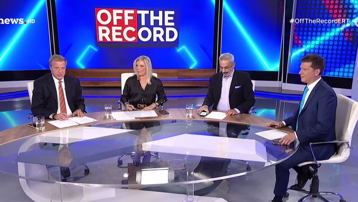 Tërmeti në Greqi, momentet e panikut, si lëkunden live gazetarët dhe studio e televizionit ERT (Video)