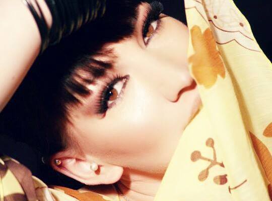 Teuta Kurti: Një lule që m’ka çil’ tash (teksti dhe kënga)