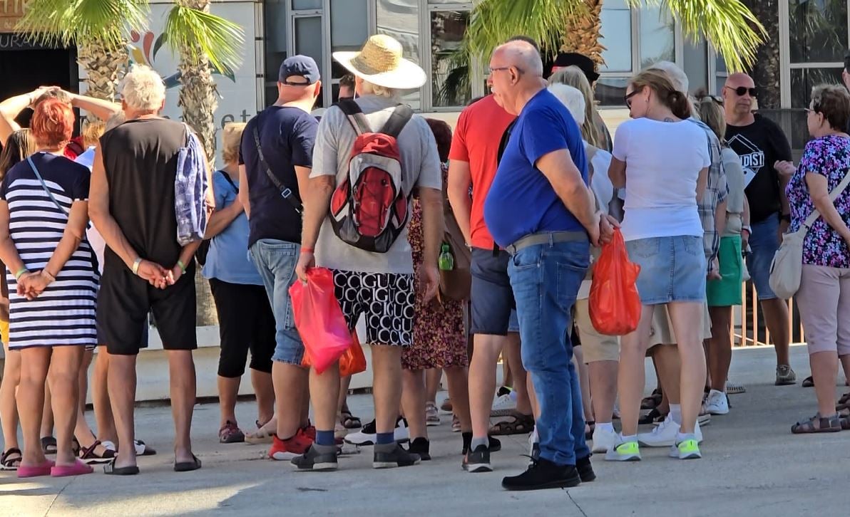 Tjetër valë turistësh në Durrës, sezoni vazhdon me ritme të larta në vjeshtë