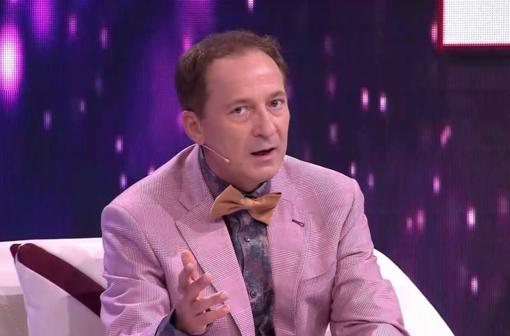 “Torollaqja e televizioneve”/ Reagimi i fortë i Arjan Konomit për Albana Osmanin