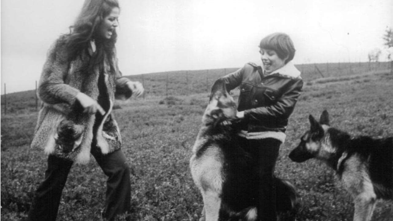 U abuzua seksualisht në moshën 16-vjeçare, aktorja Claudia Cardinale: Djali u rrit duke besuar se isha motra e tij, nuk mendova ta hiqja fëmijën