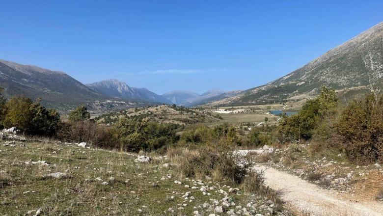 U bllokuan në mal në Zagori/ Policia iu vjen në ndihmë tre personave, njëri kishte rënë në përrua