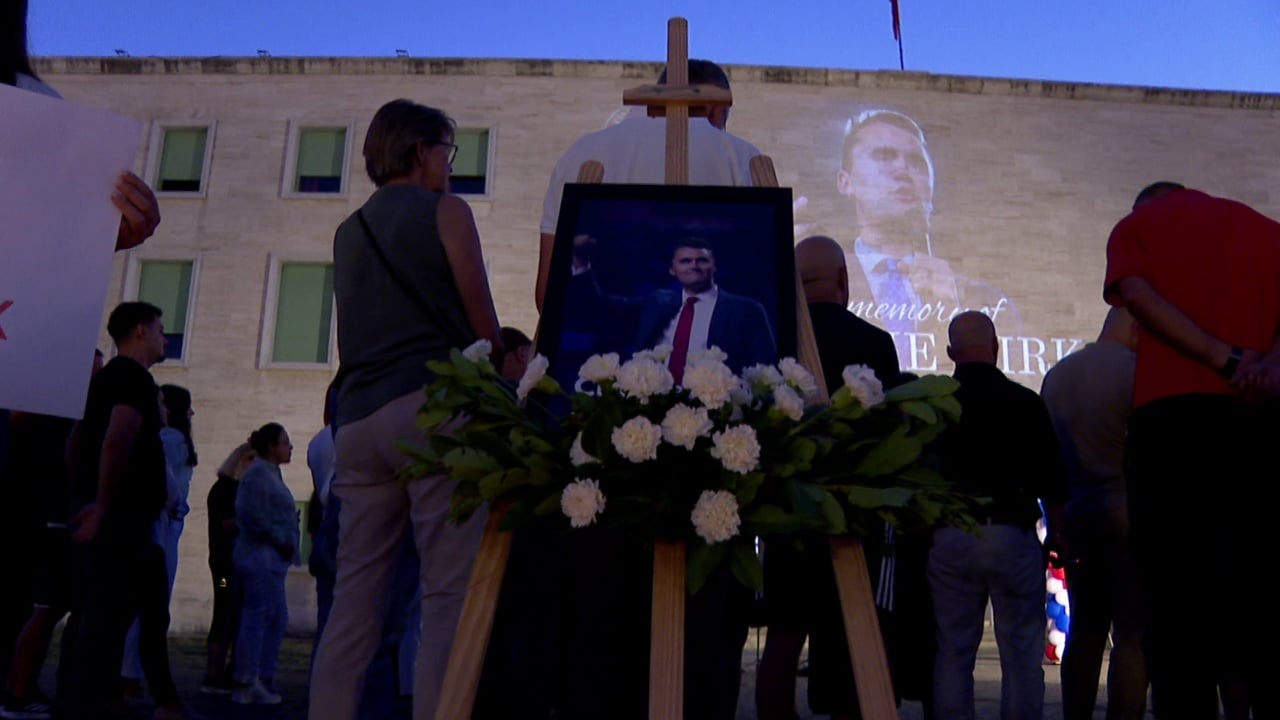 U ekzekutua më 10 shtator/ Charlie Kirk kujtohet në Tiranë, Berisha: U vra duke ushtruar lirinë e fjalës