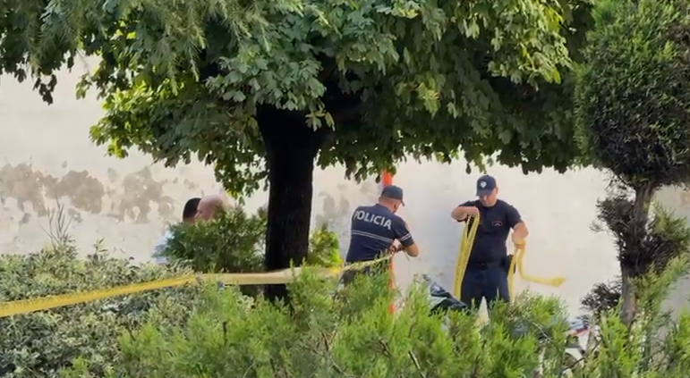 U godit me tre plumba në atentatin e Shkodrës, shënjestra Erogen Vaso dërgohet drejt spitalit të Traumës