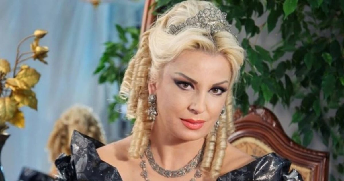 U la në baltë nga kolegu, reagon sopranoja Eva Golemi: Nuk më kishte ndodhur kurrë!