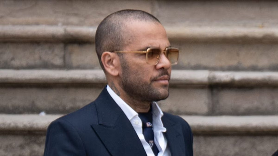 U lirua nga akuzat e pë*dhunimit, por nuk mjafton. Dani Alves duhet t’i paguajë miliona ish-klubit të tij