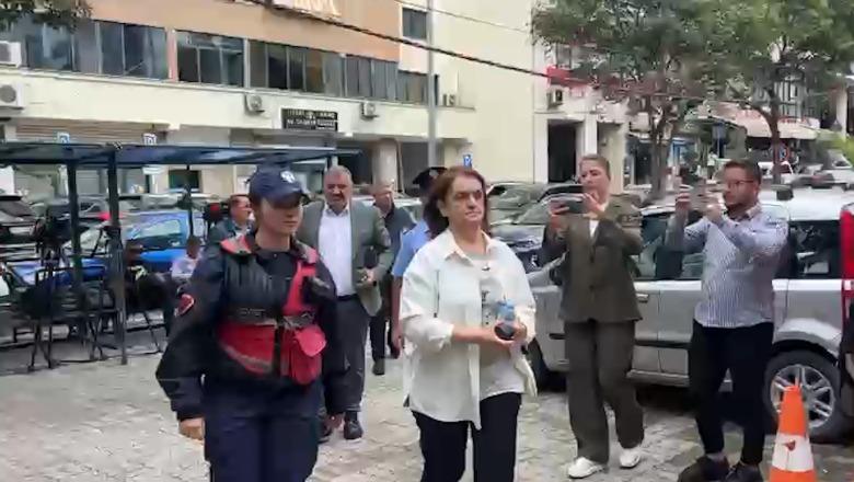 U lirua nga arresti me burg për arsye shëndetësore, Pajtime Fetahu paraqitet në SPAK