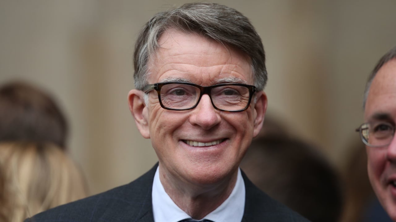 U përfshi në skandalin e Jeffrey Epstein, Keir Starmer shkarkon nga detyra Ambasadorin britanik në SHBA