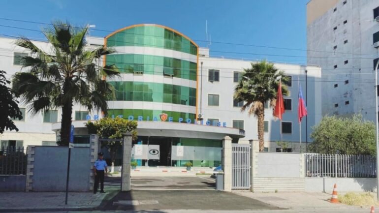 Ushtroi dhunë ndaj bashkëshortes, arrestohet 73-vjeçari në Durrës