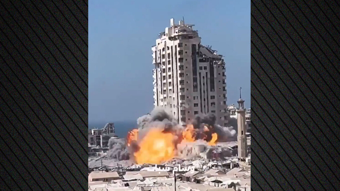 VIDEO/ Izraeli shkatërron një nga ndërtesat më të larta në Gaza