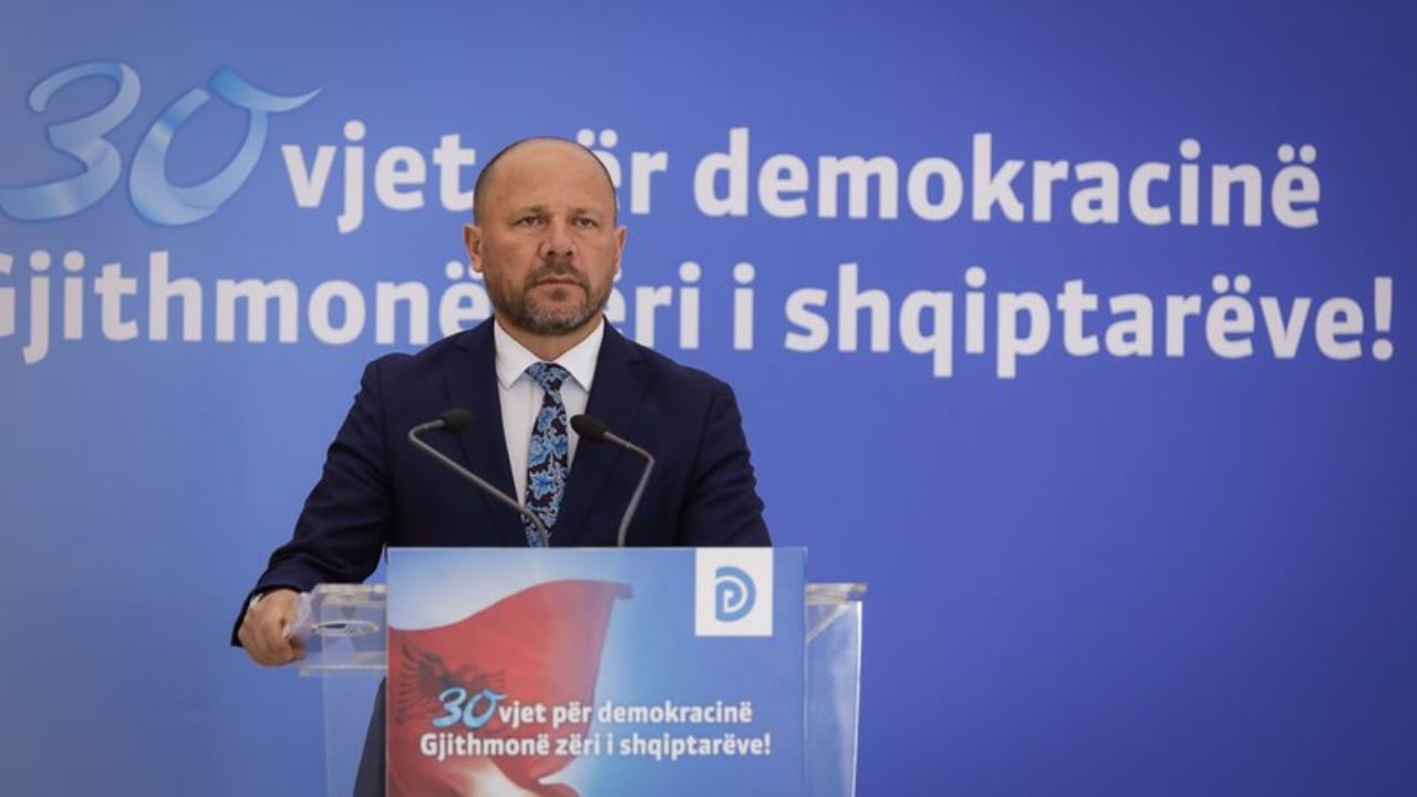 VIDEO/ Tritoli në banesën e Xhelal Mziut, TCH siguron pamjet nga momenti i shpërthimit