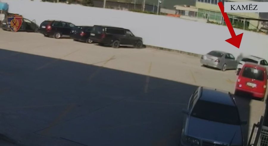 Vodhi një shumë parash në një automjet të parkuar, arrestohet menjëherë pas krimit