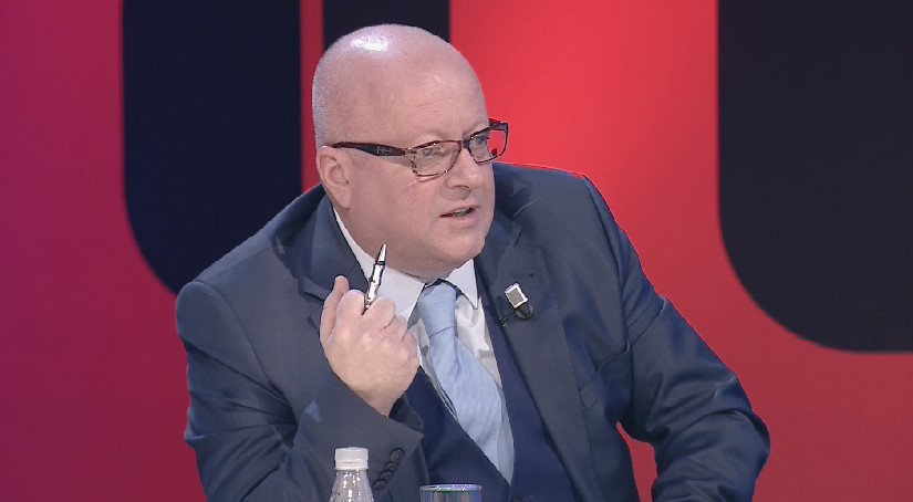 “Votat pro për interesa të ndryshme”, Gjokutaj për shkarkimin e Veliajt: Luftuam shumë për këtë dasmë dhe një ditë e gjetëm shtruar