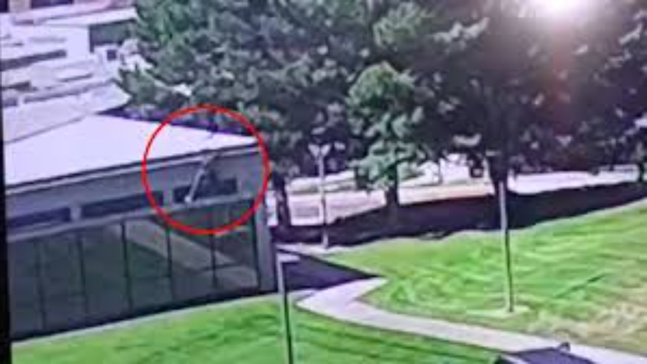 Vrasja e Charlie Kirk, policia publikon videon e re të autorit që lëviz mbi çatinë e një ndërtese me një çantë shpine