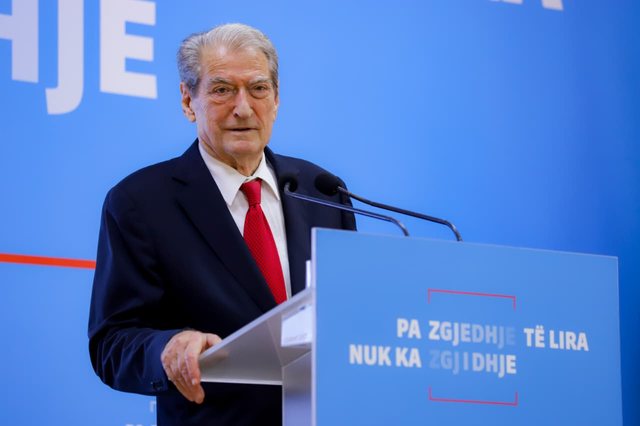 Vrasjet në Shkodër, reagon Berisha: Bandat kanë licencë për vrasjet nga Edi Rama