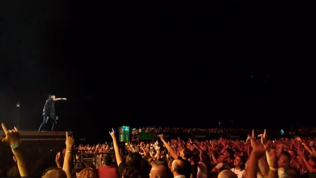 “Wind of Change” pushton Tiranën, Scorpions ‘ndezin’ kryeqytetin me koncertin në sheshin Skënderbej