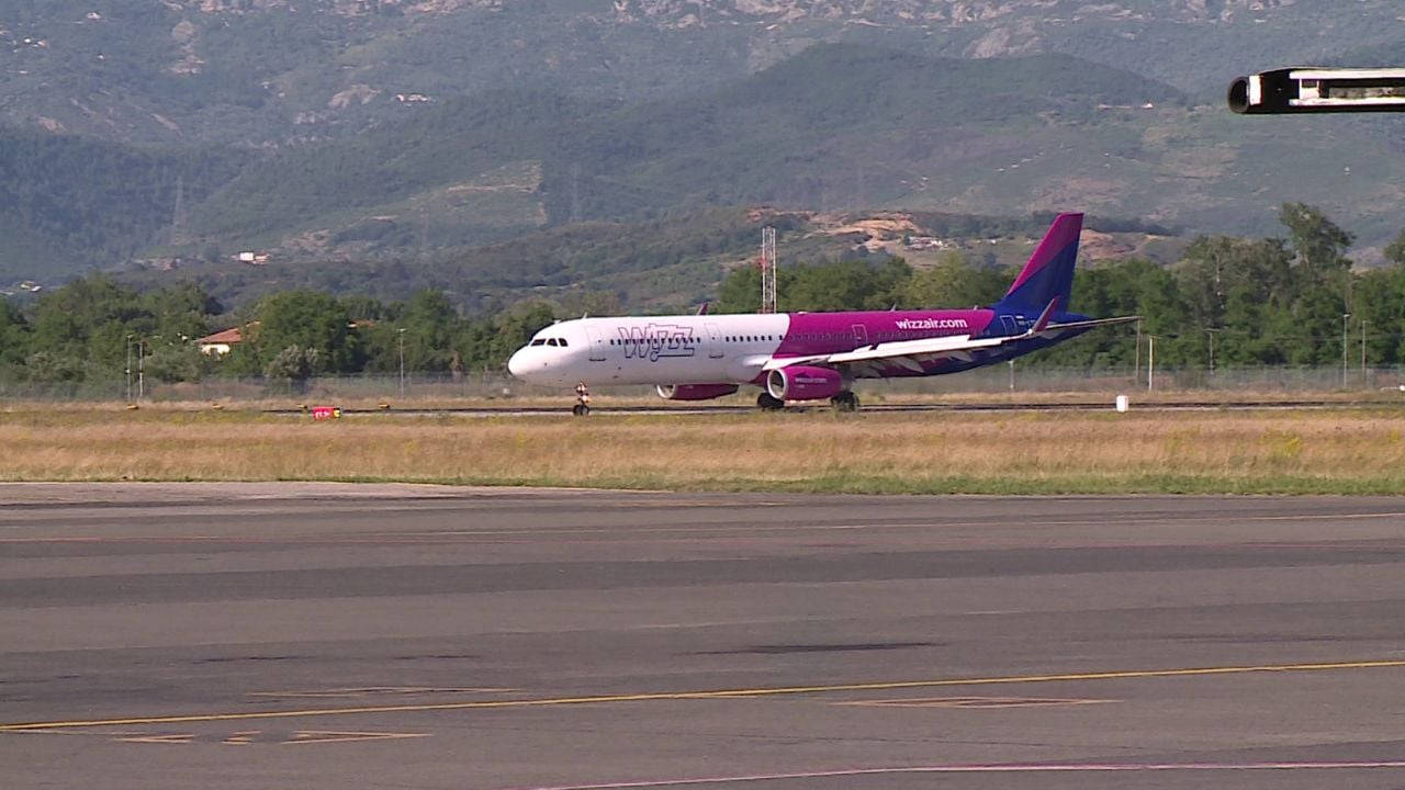 Wizz Air zgjerohet në TIA, shton një avion modern dhe katër linja të reja në Stokolm, Këln, Billund dhe Tenerife