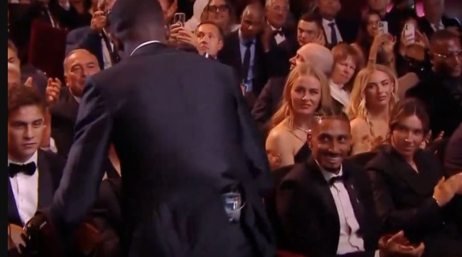 Yamal nuk fitoi Topin e Artë, shoku i ekipit gëzohet. Shenja krisjeje te Barcelona?