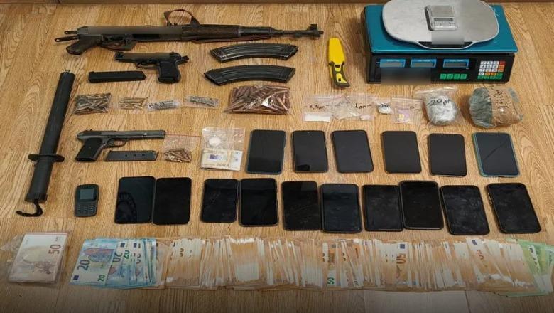 Zbulohen 1.1 ton kanabis dhe arsenal armësh, në pranga 6 shqiptarë