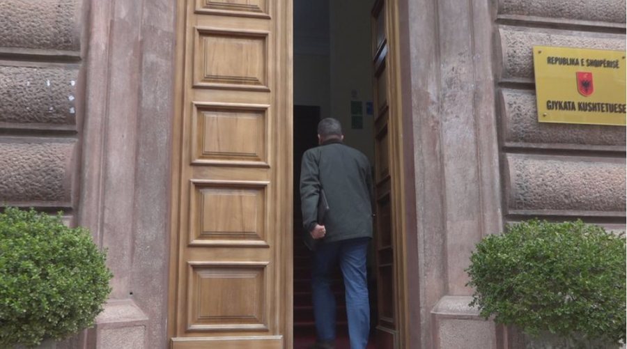 Zgjidhet anëtari i ri i Gjykatës Kushtetuese, Asim Vokshi zëvendëson Holta Zaçajn