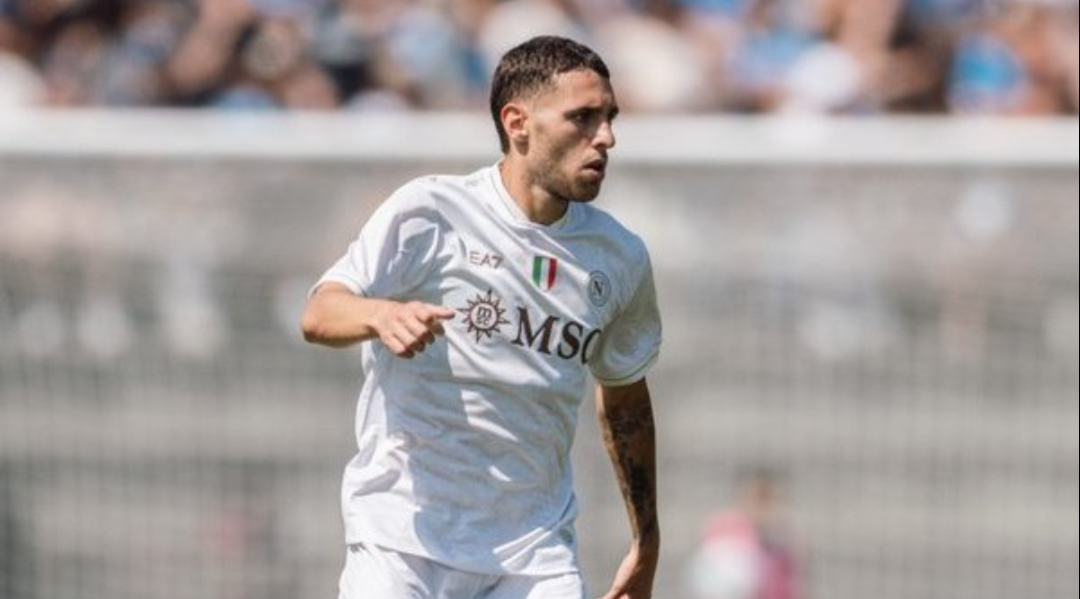 ZYRTARE/ Lojtari shqiptar largohet nga Napoli, firmos me ekipin italian