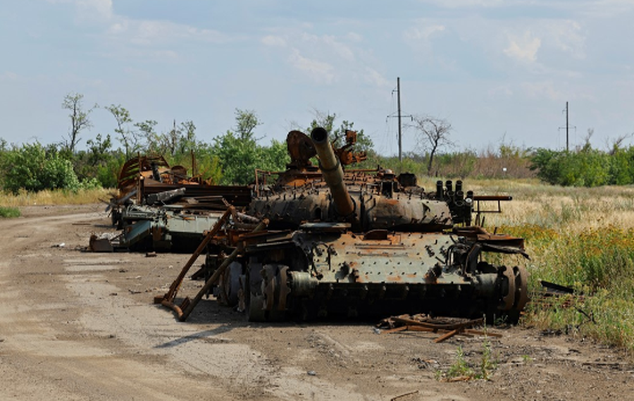 Zyrtari amerikan: Putini po nxjerr tanket nga muzetë, forcat ruse janë shkatërruar