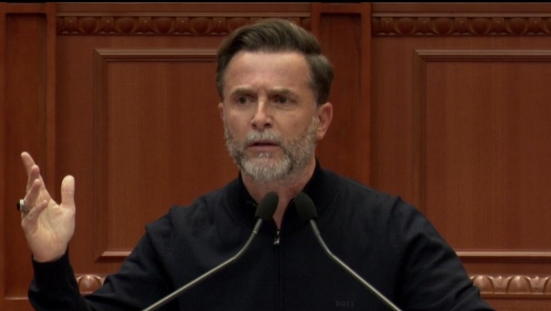 ‘2 orë e 40 minuta shkuan kot’, Braçe: Prokurori mund të pyetet për çështje konkrete në gjykatë dhe jo këtu