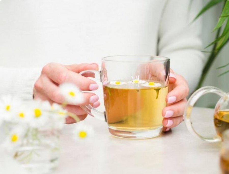 6 çajrat natyral që eliminojnë stresin brenda pak minutash