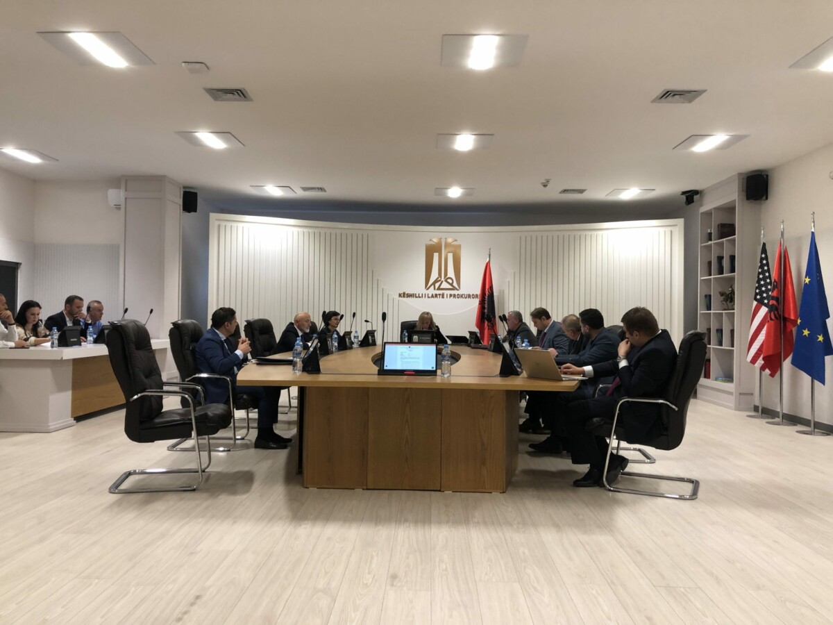 “80 mijë dosje në Apel”, avokati kërkon kontroll të shpejtë nga KLP: Çështjet që duhen 3 muaj përfundojnë pas 1 viti