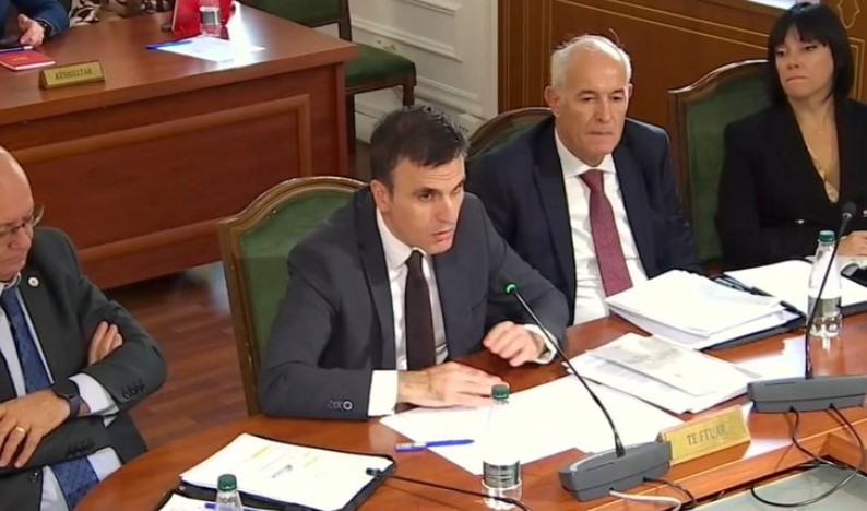 A keni pasur presione nga politika apo diplomatët e huaj? Përgjigjet Prokurori i Përgjithshëm Olsian Çela: Mund…