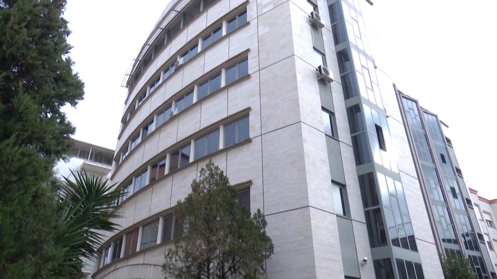 Akuzohen për mashtrim kompjuterik/ Prokuroria e Tiranës mbyll hetimet dhe dërgon për gjykim 5 persona