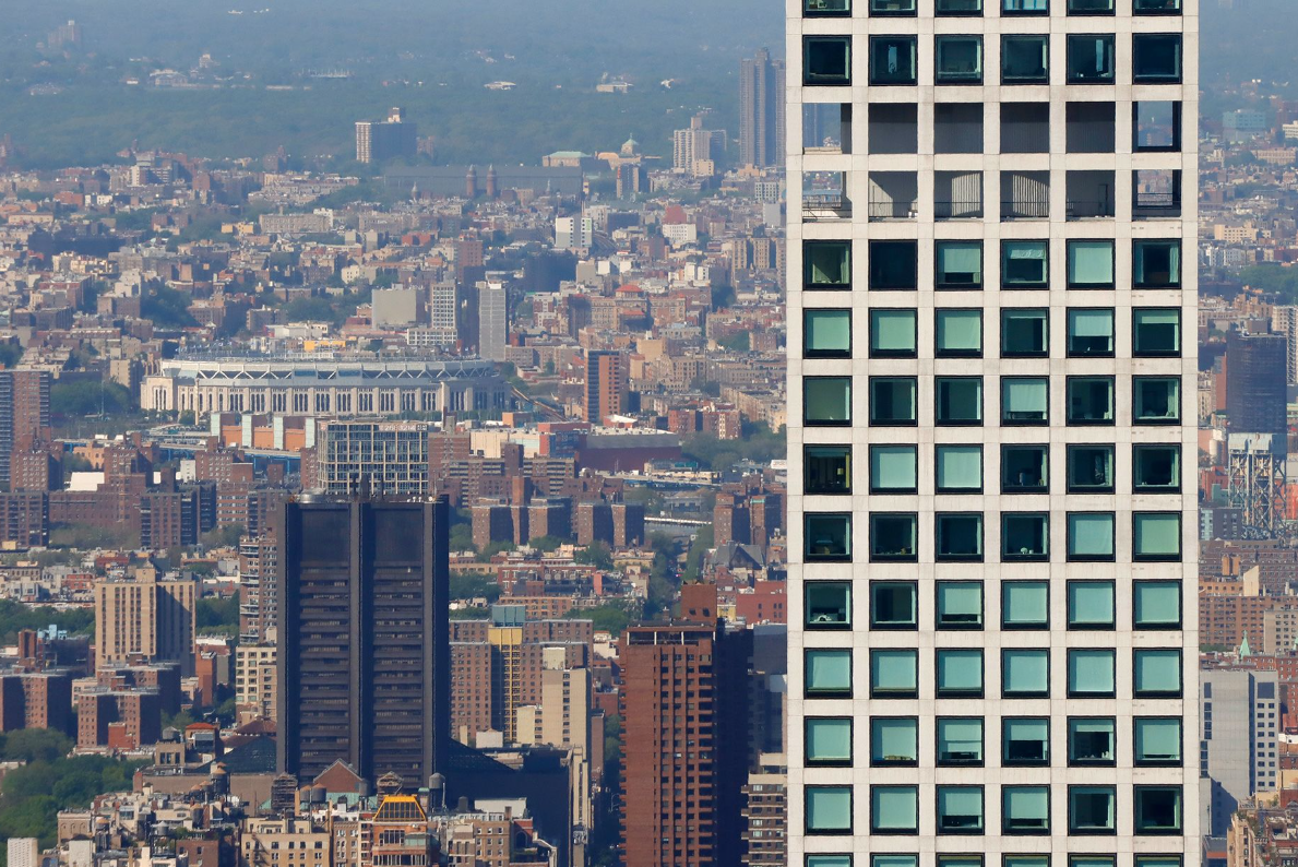 Alarm në New York, rrokaqielli 432 Park po rrezikon të shembet?