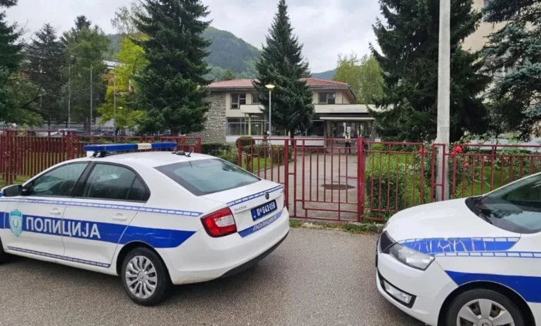 Alarm për bomba në 807 shkolla në Serbi