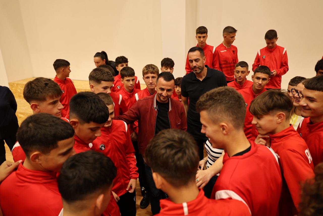 Albano Aleksi, takim me Elite Youth Academy. Ndan momente nga karriera e tij