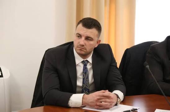 Anduel Xhindi emërohet Prefekti i Qarkut Fier