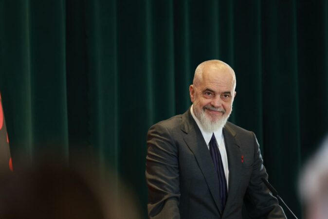 “Anëtarësimi do të na miratohet në Paris.. ”, Rama batuta në konferencën me Von der Leyen: Do thoja Londra, por ka ikur në drejtim të paditur