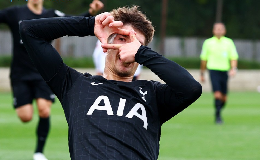 Armend Muslika nuk ndalet më të rinjtë e Totenhemit, talenti i Shqipërisë është ndezur në Angli